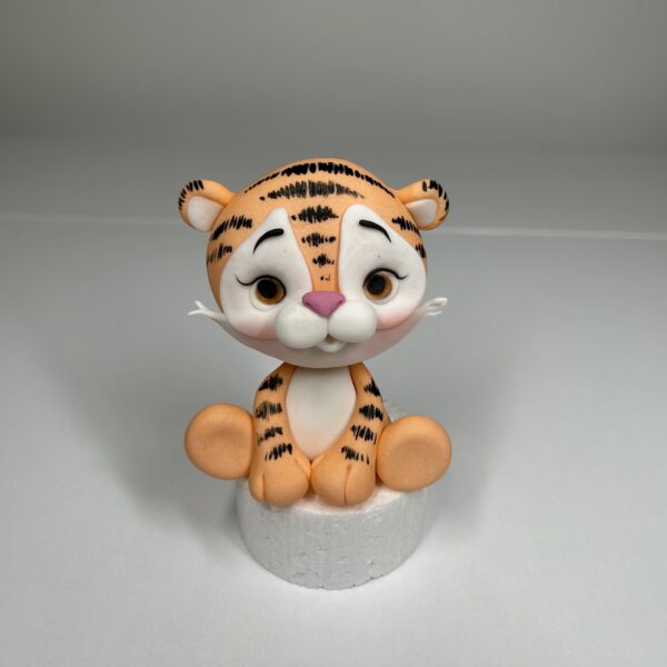 Online course - making fondant tiger figurine
